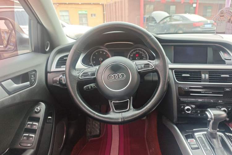 Used Audi A4 2014 40 TFSI allroad quattro plus version Steering Wheel