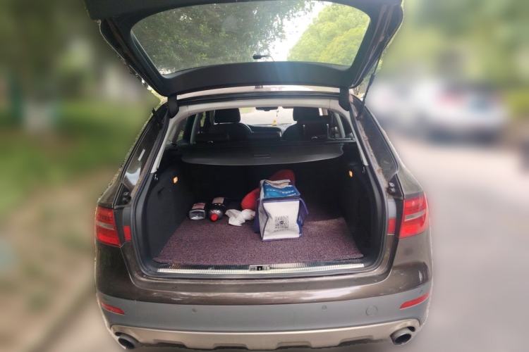 Used Audi A4 2014 40 TFSI allroad quattro plus version Trunk