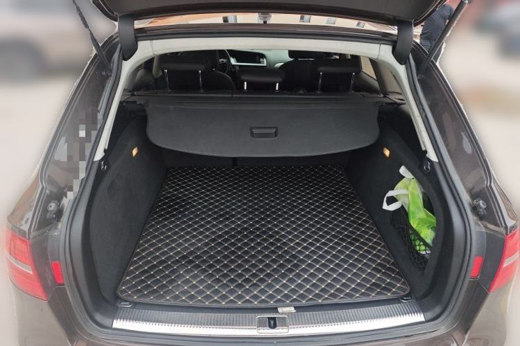 Used Audi A4 2014 40 TFSI allroad quattro plus version Trunk