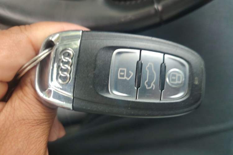 Used Audi A4 2014 40 TFSI allroad quattro plus version Vehicle Key