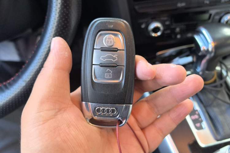 Used Audi A4 2014 40 TFSI allroad quattro plus version Vehicle Key