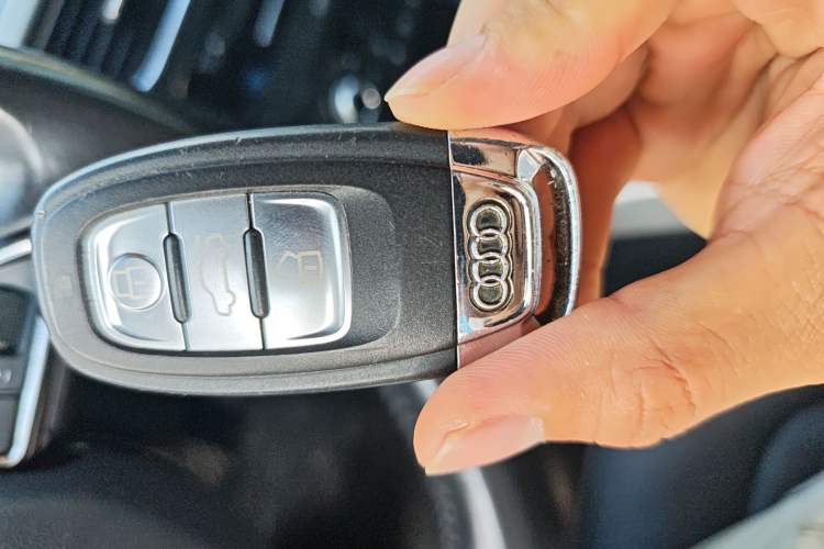 Used Audi A4 2014 40 TFSI allroad quattro plus version Vehicle Key