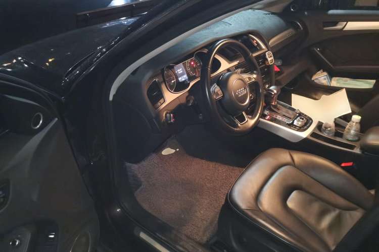 Used Audi A4 2014 40 TFSI allroad quattro plus version Driver Seat