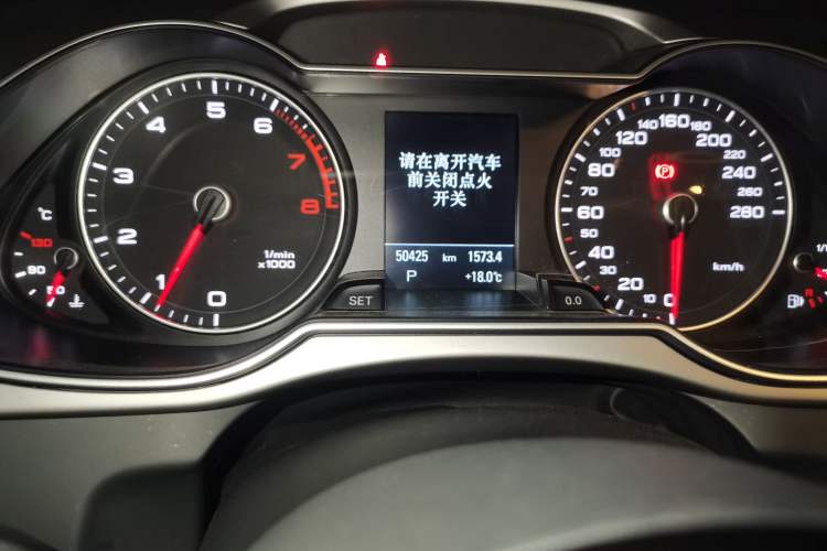 Used Audi A4 2014 40 TFSI allroad quattro plus version Odometer Close Up