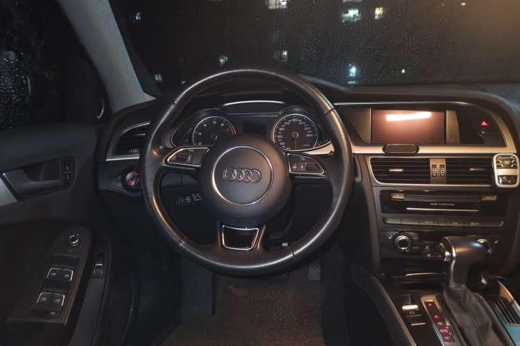 Used Audi A4 2014 40 TFSI allroad quattro plus version Steering Wheel