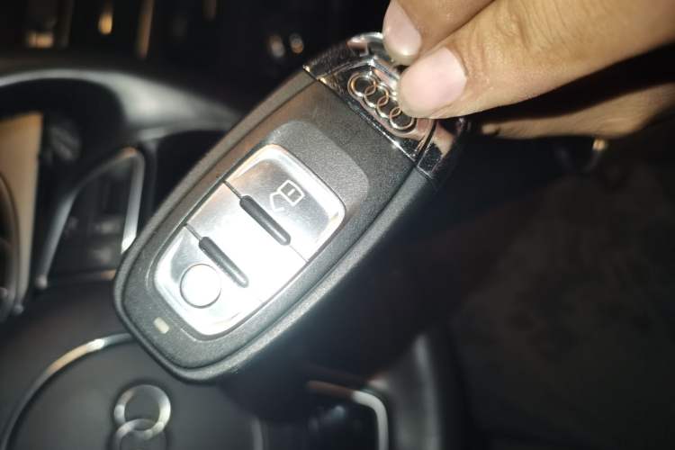 Used Audi A4 2014 40 TFSI allroad quattro plus version Vehicle Key