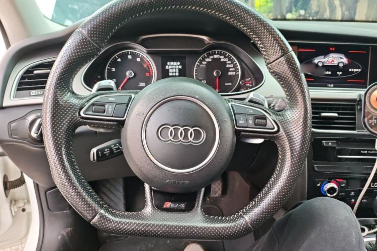Used Audi A4 2014 40 TFSI allroad quattro plus version Steering Wheel