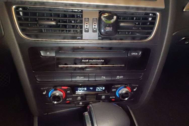 Used Audi A4 2014 40 TFSI allroad quattro plus version Audio And AC Panel