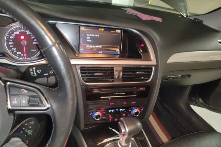 Used Audi A4 2014 40 TFSI allroad quattro plus version Audio And AC Panel
