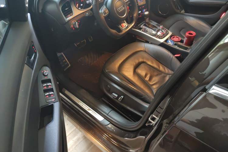Used Audi A4 2014 40 TFSI allroad quattro plus version Driver Seat