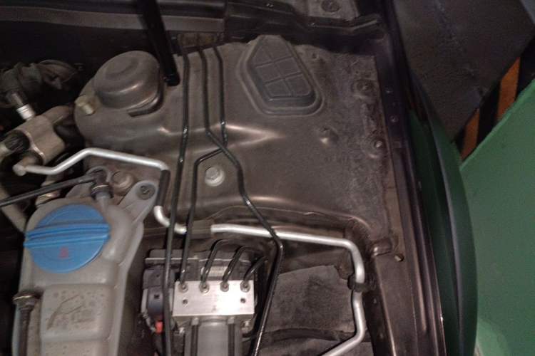 Used Audi A4 2014 40 TFSI allroad quattro plus version Engine Bay Left