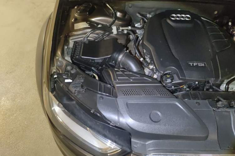 Used Audi A4 2014 40 TFSI allroad quattro plus version Engine Bay Right