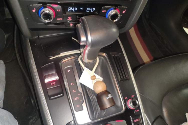 Used Audi A4 2014 40 TFSI allroad quattro plus version Gear Lever