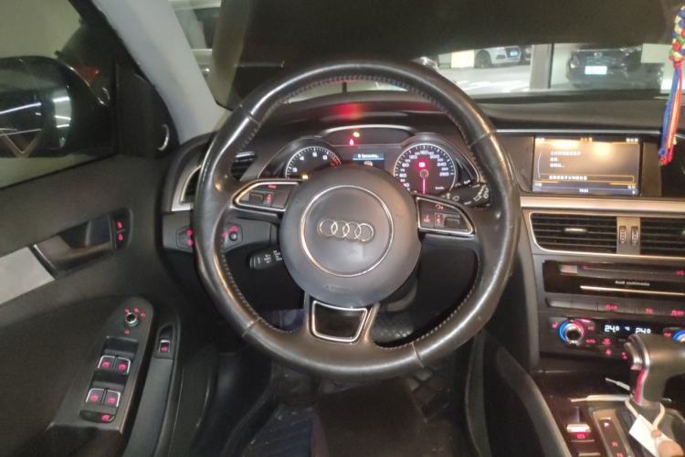 Used Audi A4 2014 40 TFSI allroad quattro plus version Steering Wheel