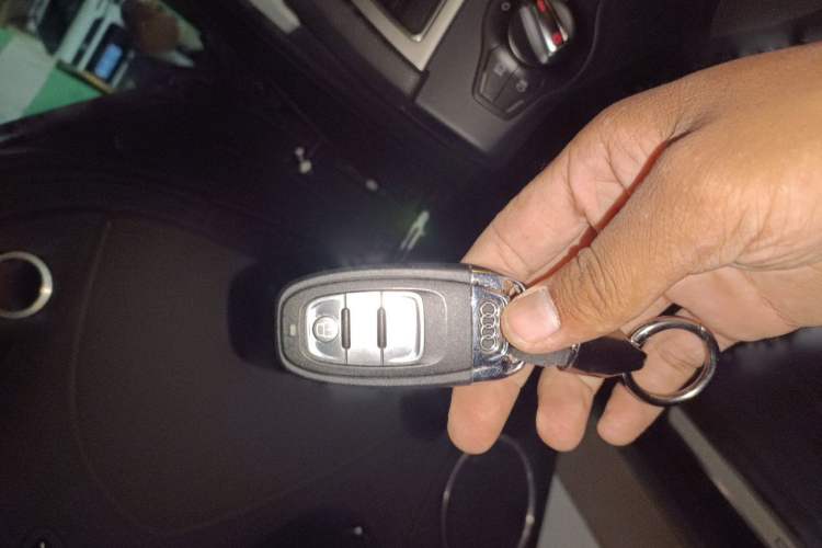 Used Audi A4 2014 40 TFSI allroad quattro plus version Vehicle Key