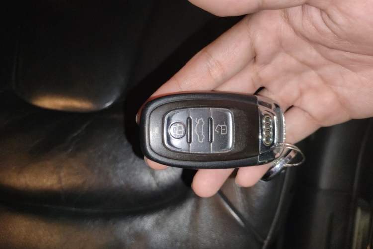 Used Audi A4 2014 40 TFSI allroad quattro plus version Vehicle Key