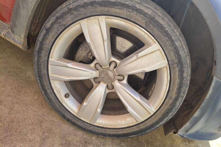 Used Audi A4 2014 40 TFSI allroad quattro Right Front Wheel Hub