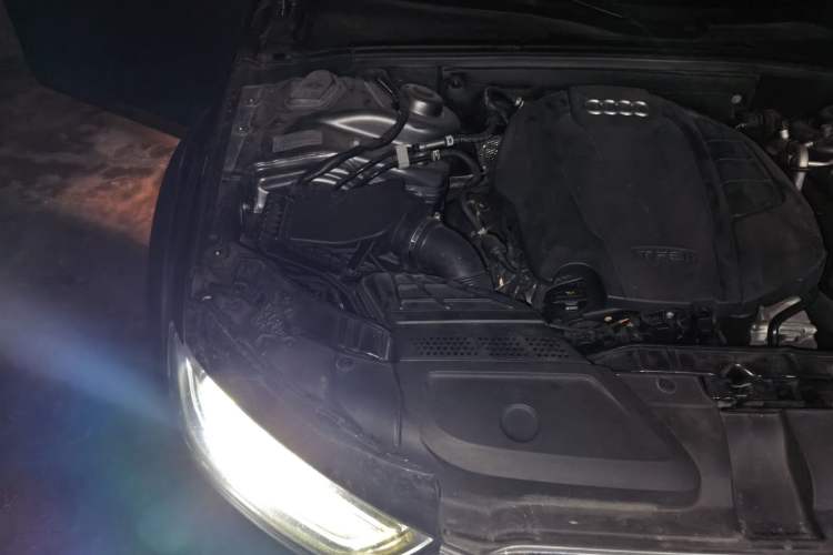 Used Audi A4 2014 40 TFSI allroad quattro plus version Engine Bay Right