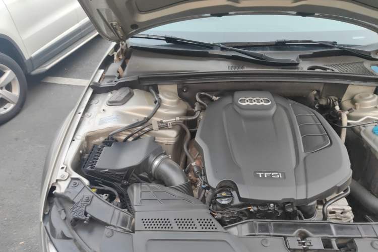 Used Audi A4 2014 40 TFSI allroad quattro plus version Engine Bay Right