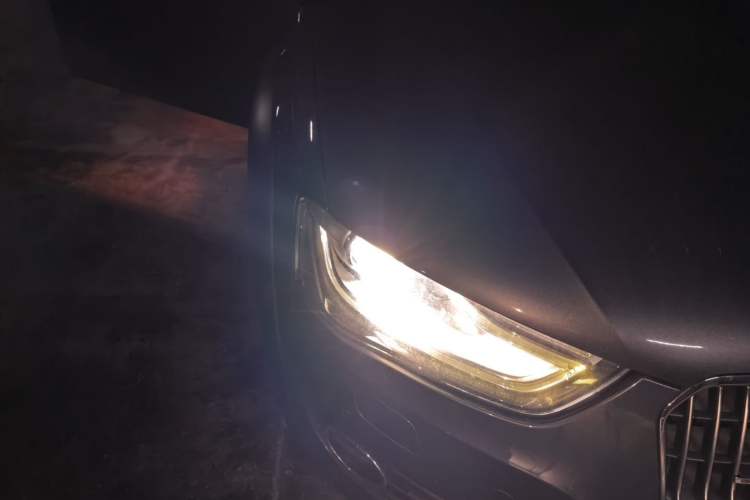 Used Audi A4 2014 40 TFSI allroad quattro plus version Right Front Headlight