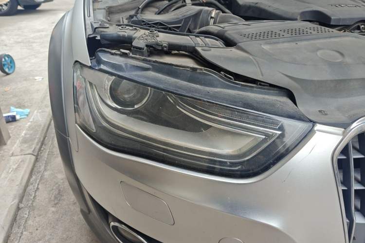 Used Audi A4 2014 40 TFSI allroad quattro plus version Right Front Headlight