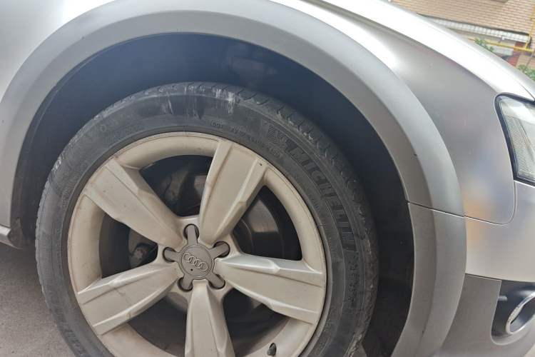 Used Audi A4 2014 40 TFSI allroad quattro plus version Right Front Wheel Hub