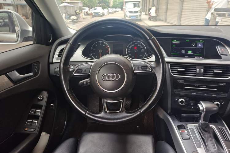 Used Audi A4 2014 40 TFSI allroad quattro plus version Steering Wheel