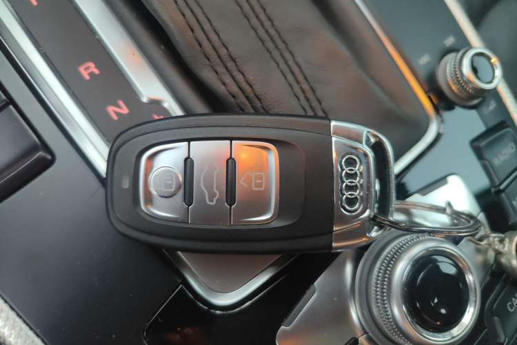Used Audi A4 2014 40 TFSI allroad quattro plus version Vehicle Key