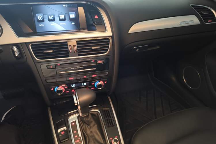 Used Audi A4 2014 40 TFSI allroad quattro plus version Audio And AC Panel