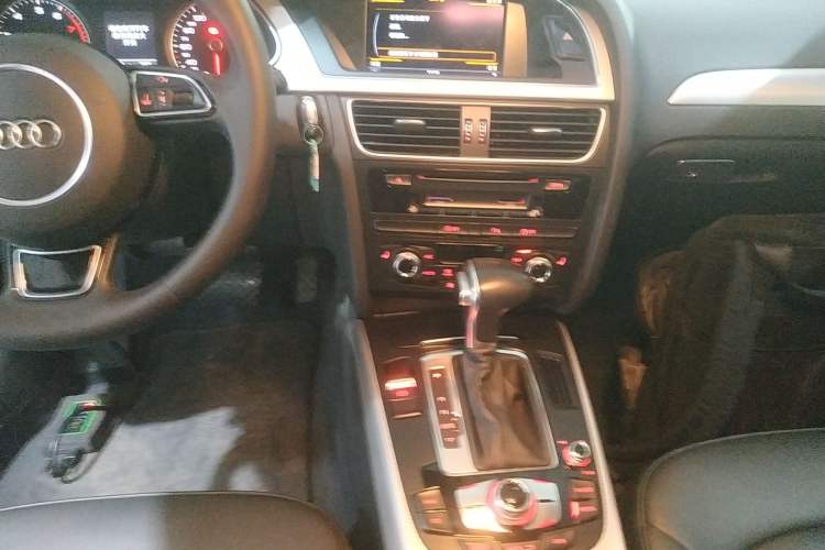 Used Audi A4 2014 40 TFSI allroad quattro plus version Audio And AC Panel