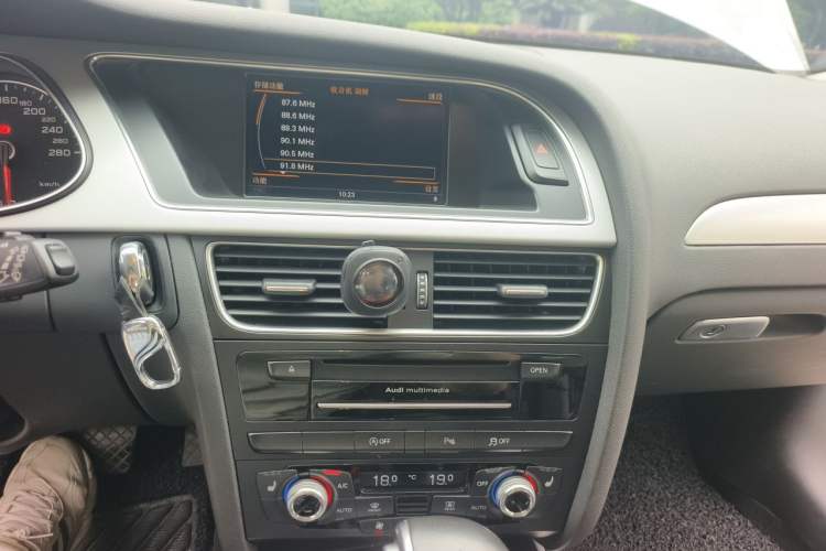 Used Audi A4 2014 40 TFSI allroad quattro plus version Audio And AC Panel