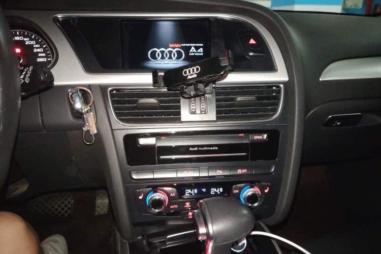 Used Audi A4 2014 40 TFSI allroad quattro plus version Audio And AC Panel