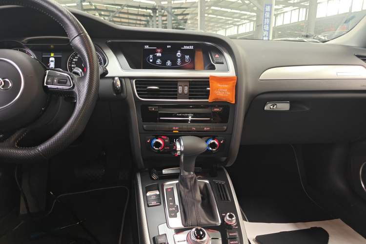 Used Audi A4 2014 40 TFSI allroad quattro plus version Audio And AC Panel