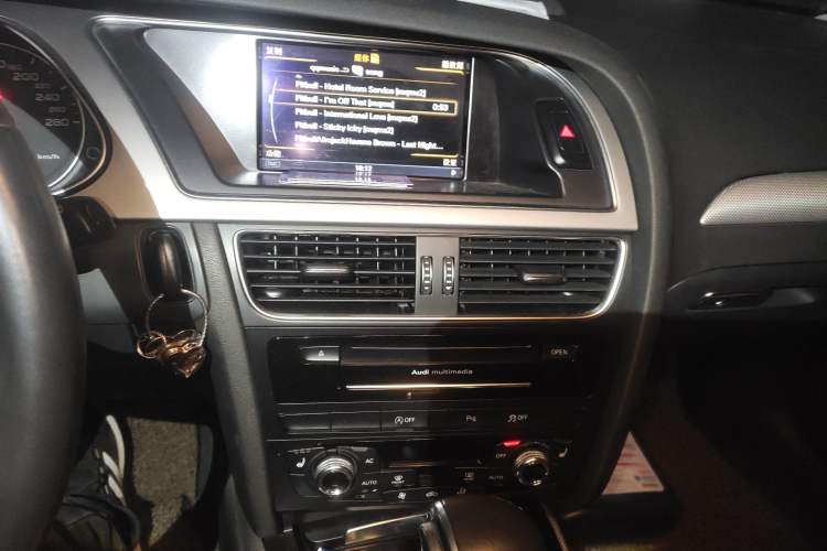 Used Audi A4 2014 40 TFSI allroad quattro plus version Audio And AC Panel