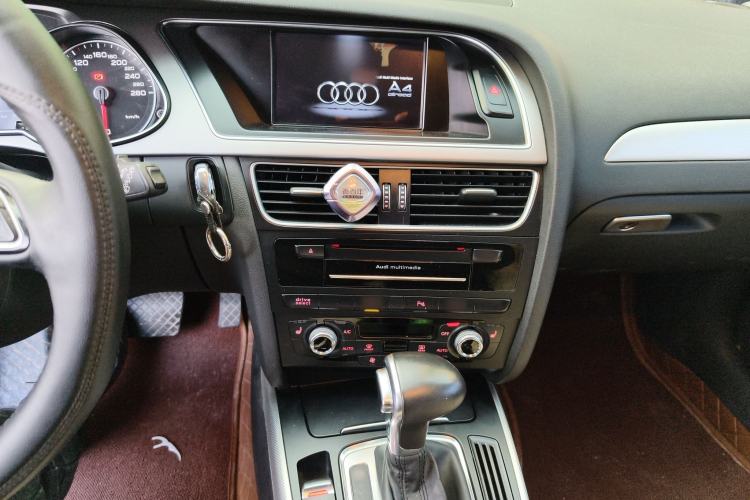 Used Audi A4 2014 40 TFSI allroad quattro plus version Audio And AC Panel