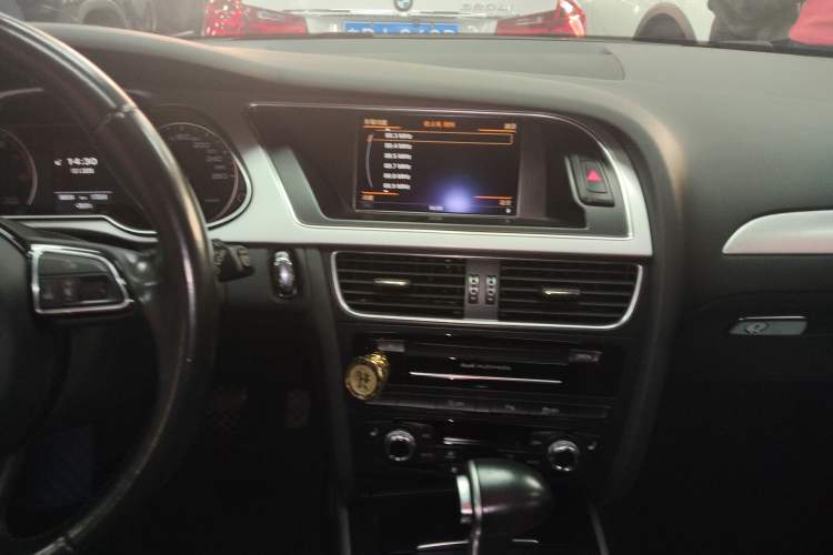 Used Audi A4 2014 40 TFSI allroad quattro plus version Audio And AC Panel
