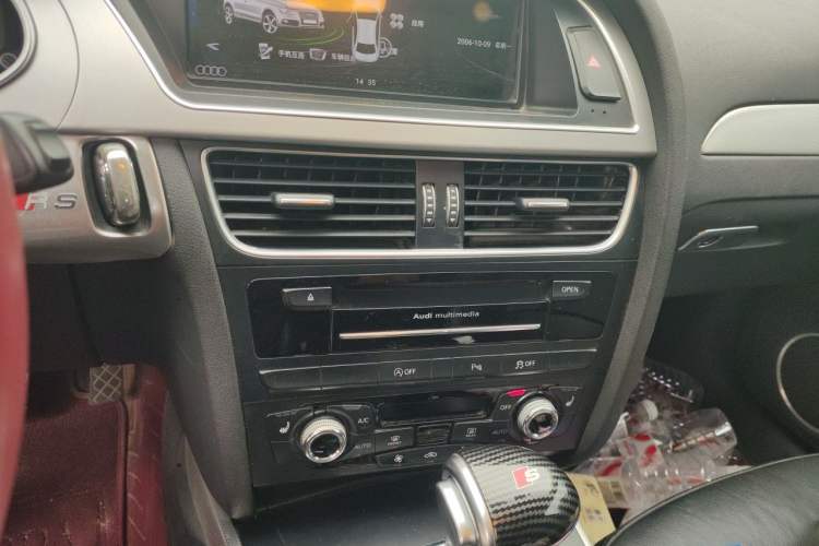 Used Audi A4 2014 40 TFSI allroad quattro plus version Audio And AC Panel