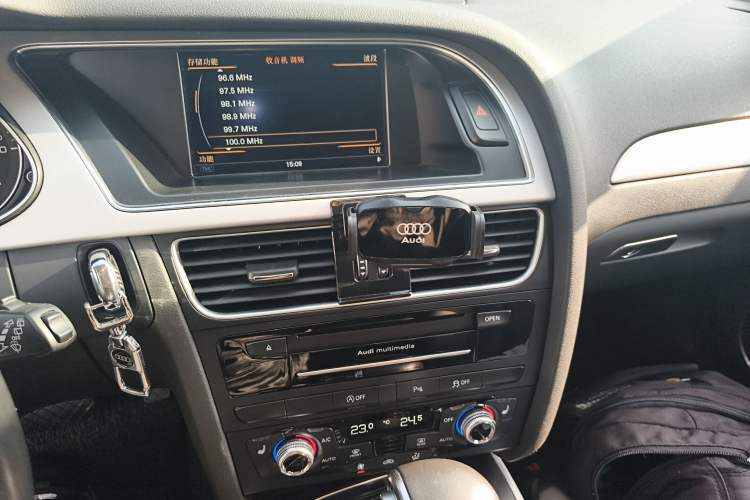 Used Audi A4 2014 40 TFSI allroad quattro plus version Audio And AC Panel