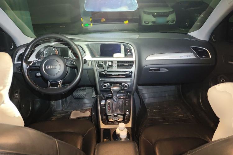 Used Audi A4 2014 40 TFSI allroad quattro plus version Center Console