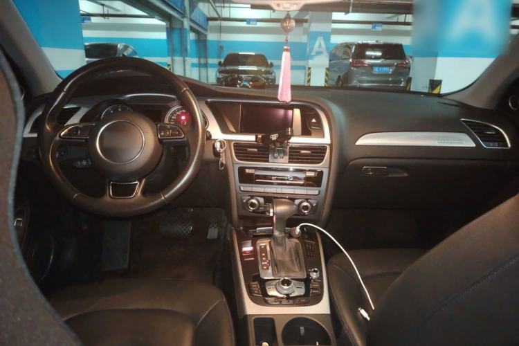 Used Audi A4 2014 40 TFSI allroad quattro plus version Center Console
