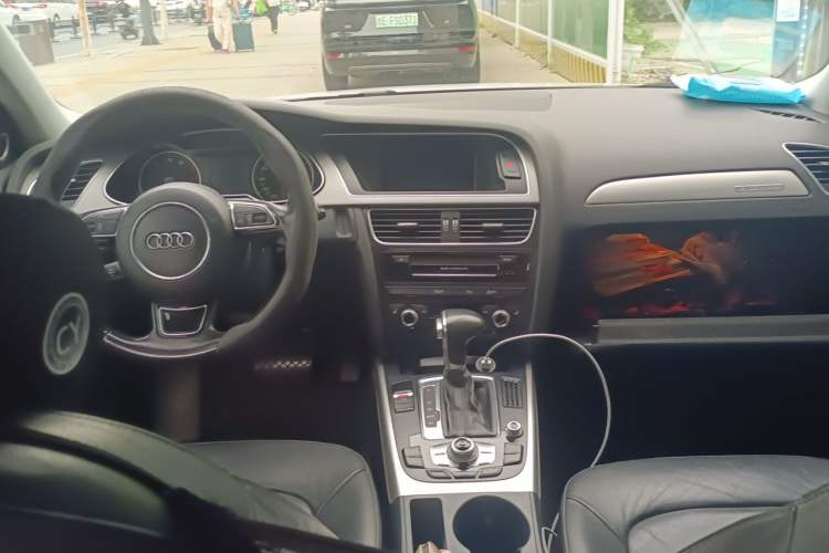 Used Audi A4 2014 40 TFSI allroad quattro plus version Center Console