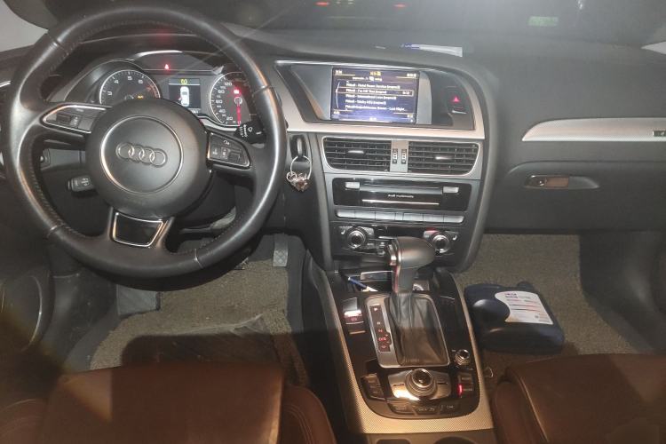Used Audi A4 2014 40 TFSI allroad quattro plus version Center Console