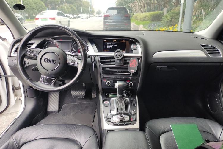 Used Audi A4 2014 40 TFSI allroad quattro plus version Center Console