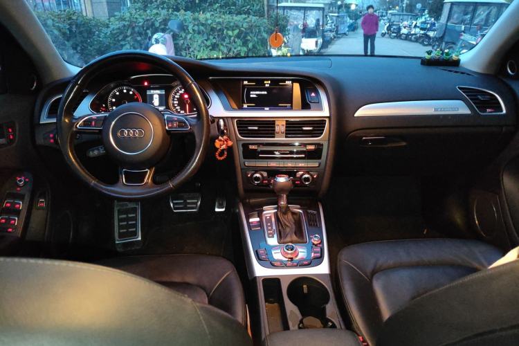 Used Audi A4 2014 40 TFSI allroad quattro plus version Center Console