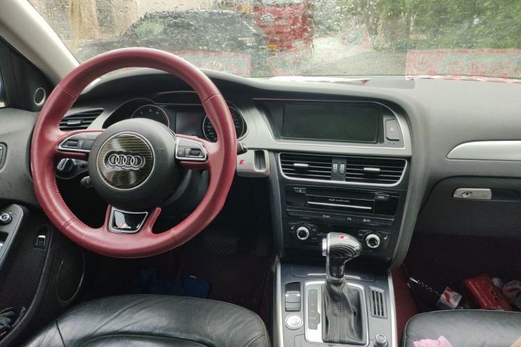 Used Audi A4 2014 40 TFSI allroad quattro plus version Center Console