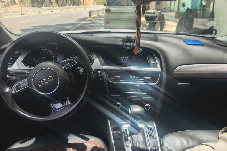 Used Audi A4 2014 40 TFSI allroad quattro plus version Center Console