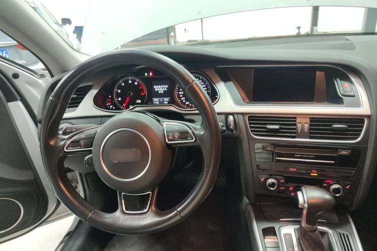 Used Audi A4 2014 40 TFSI allroad quattro plus version Center Console