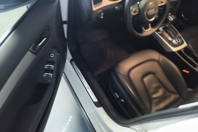 Used Audi A4 2014 40 TFSI allroad quattro plus version Driver Seat
