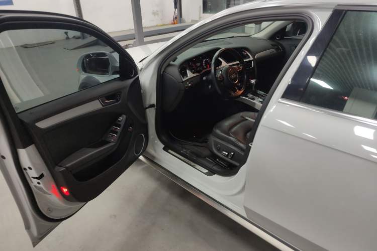 Used Audi A4 2014 40 TFSI allroad quattro plus version Driver Seat