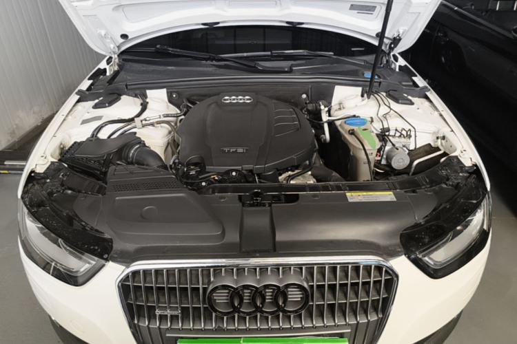 Used Audi A4 2014 40 TFSI allroad quattro plus version Engine Bay